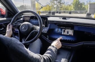 Mercedes-Benz Enhances Active Parking Assist For Faster, Safer Parking