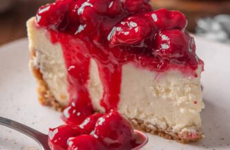 Cherry Cheesecake | Cookies & Cups