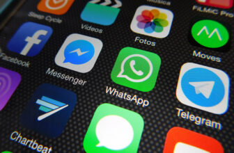 WhatsApp Can Now Be Set As the Default Calling And Messaging App On iPhone