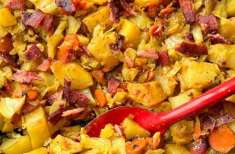CABBAGE, BACON AND POTATO SKILLET