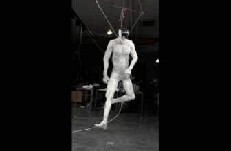 Can somebody let this robot down?